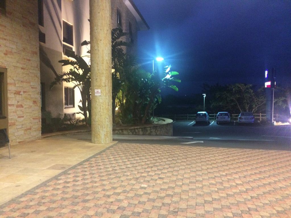 Hampshire Hotel - Ballito Exterior photo